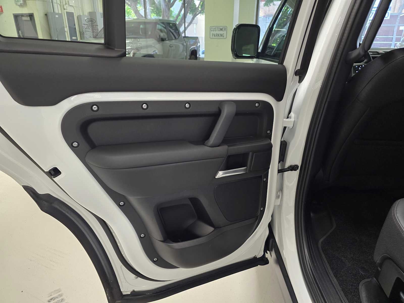 2025 Land Rover Defender S 130 P400