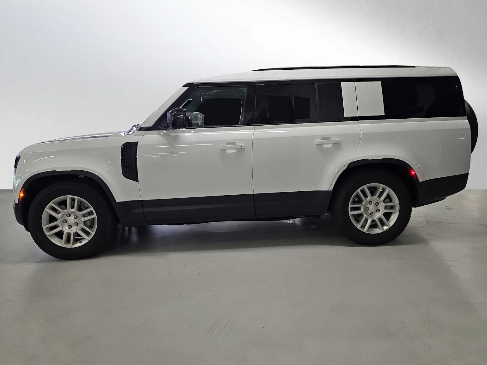 2025 Land Rover Defender S 130 P400