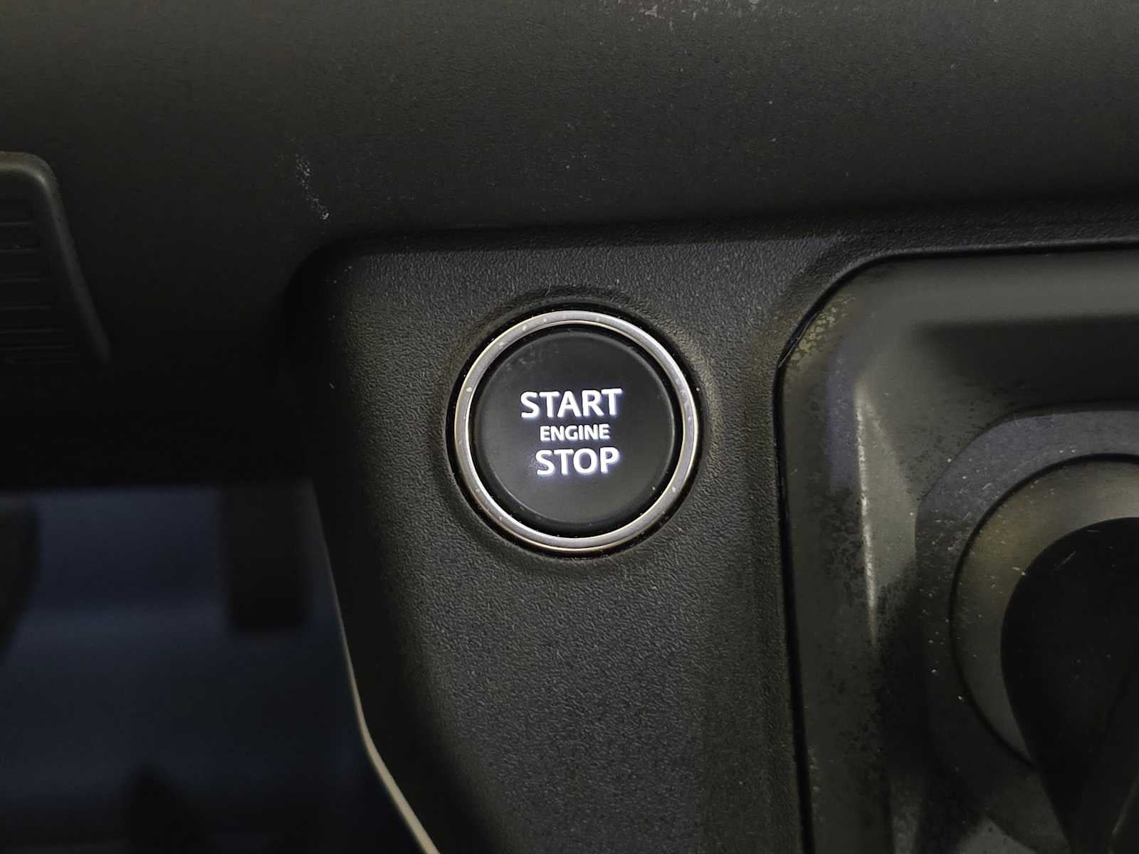 2025 Land Rover Defender S 130 P400