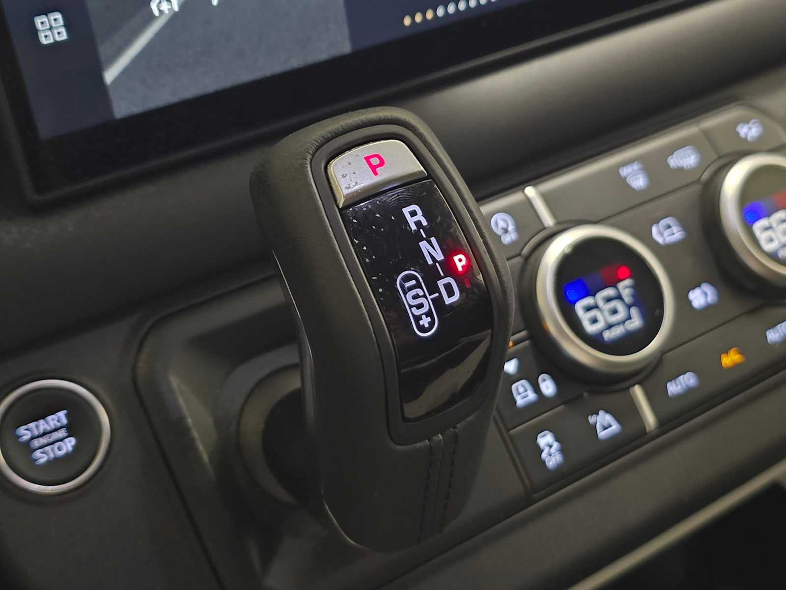 2025 Land Rover Defender S 130 P400