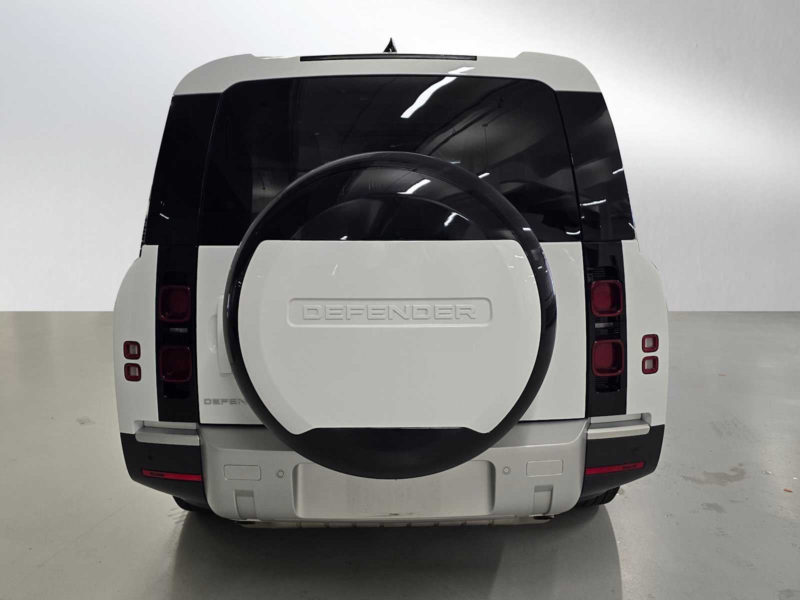 2025 Land Rover Defender S 130 P400