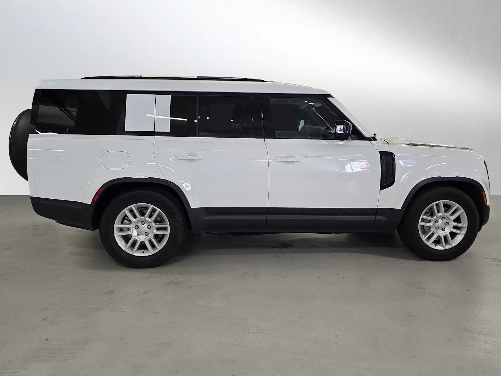 2025 Land Rover Defender S 130 P400