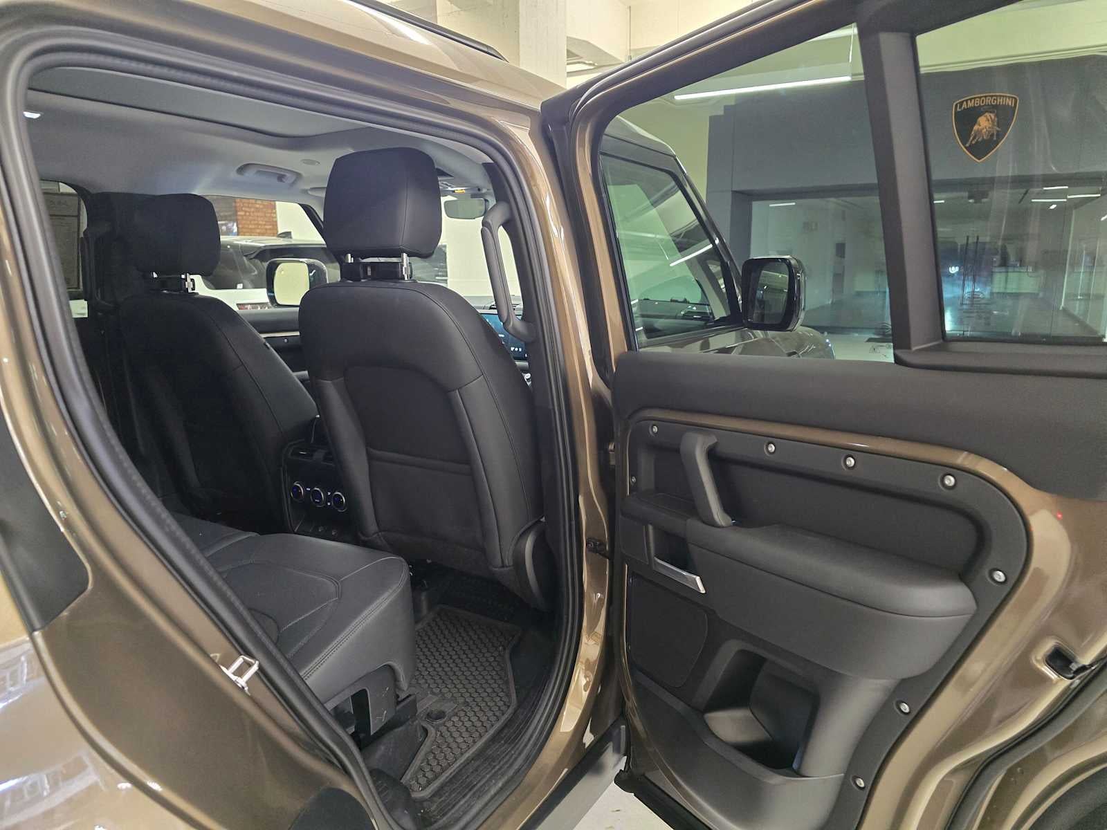 2025 Land Rover Defender S 130 P400