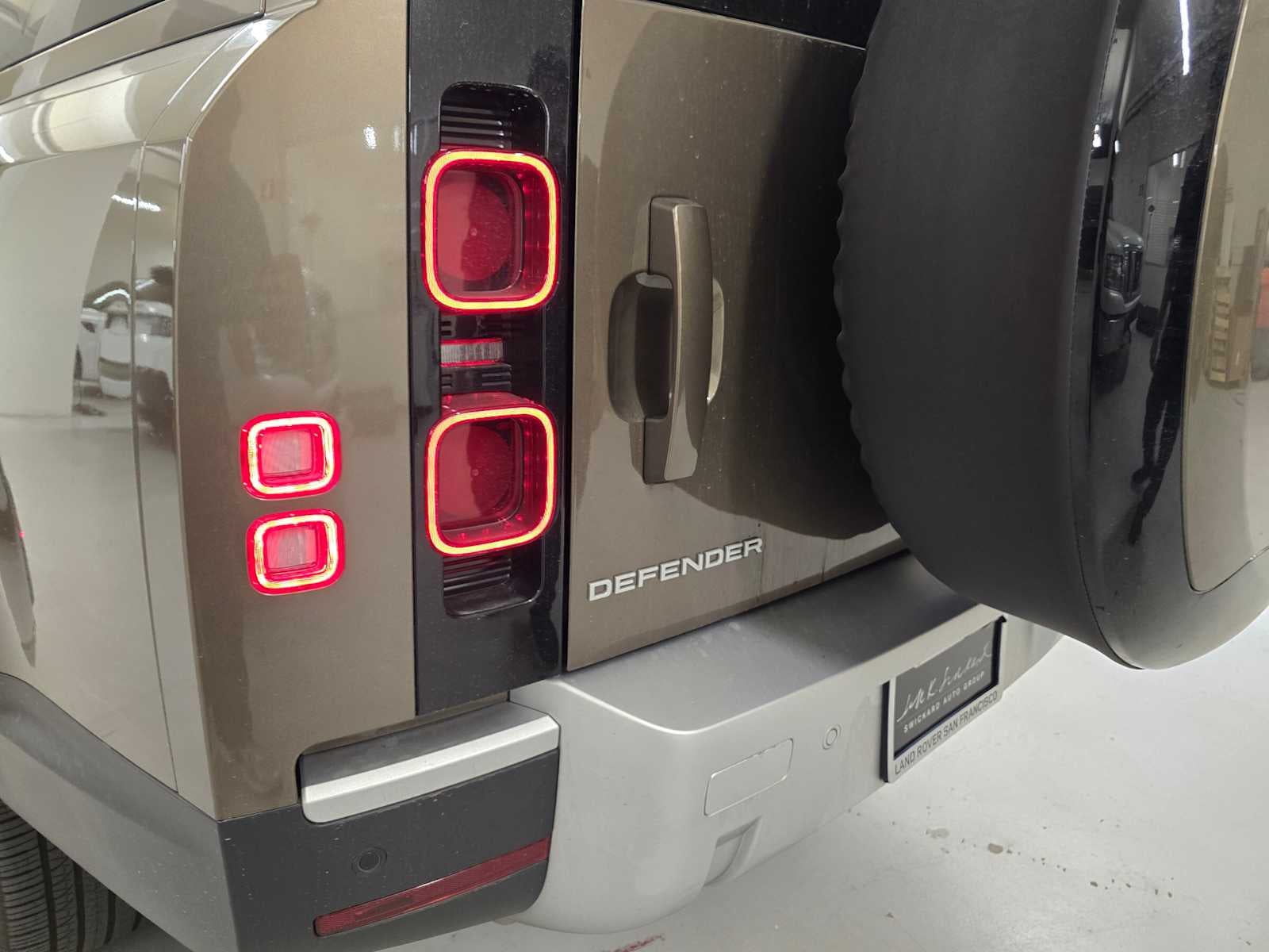 2025 Land Rover Defender S 130 P400