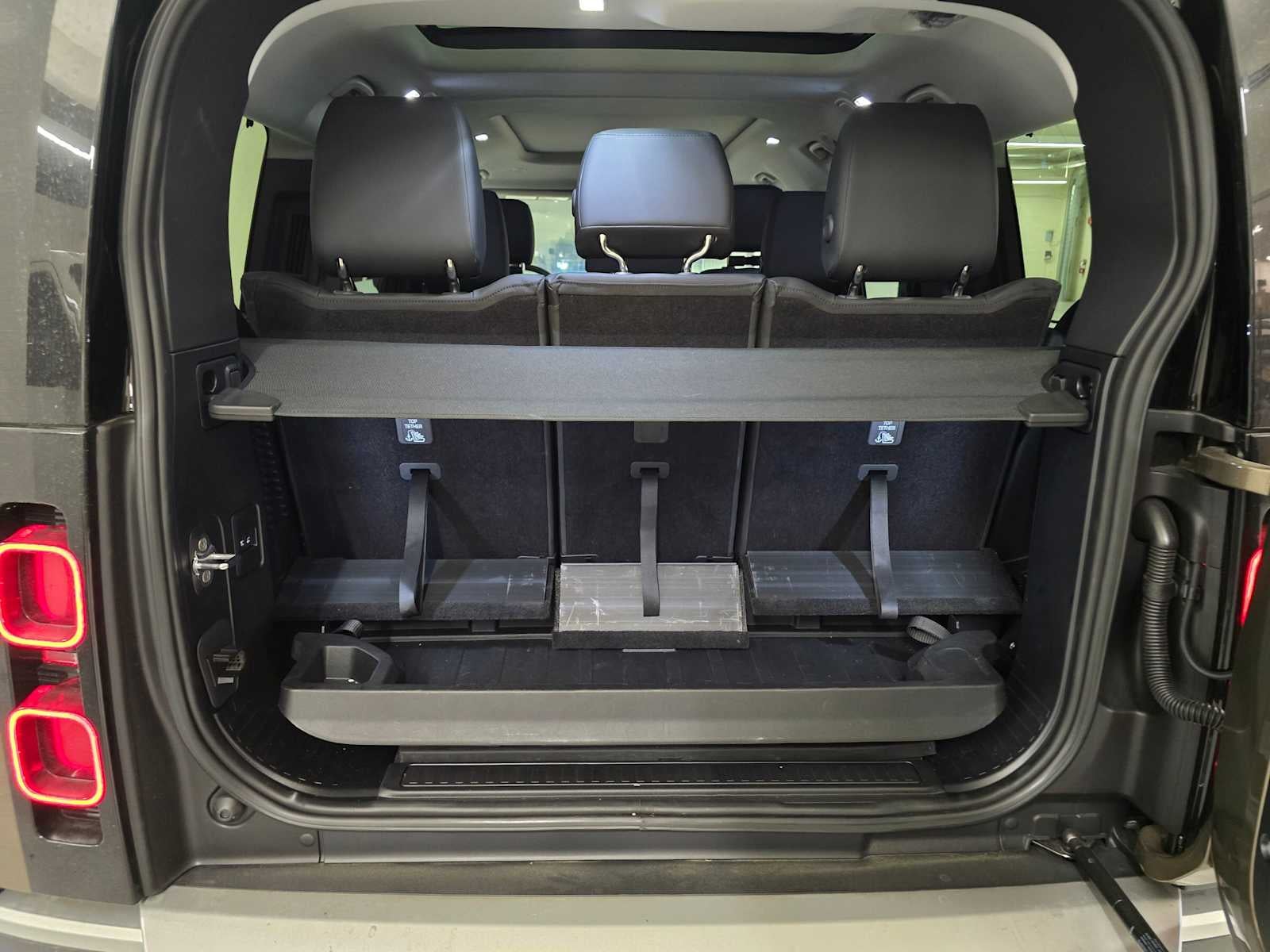 2025 Land Rover Defender S 130 P400