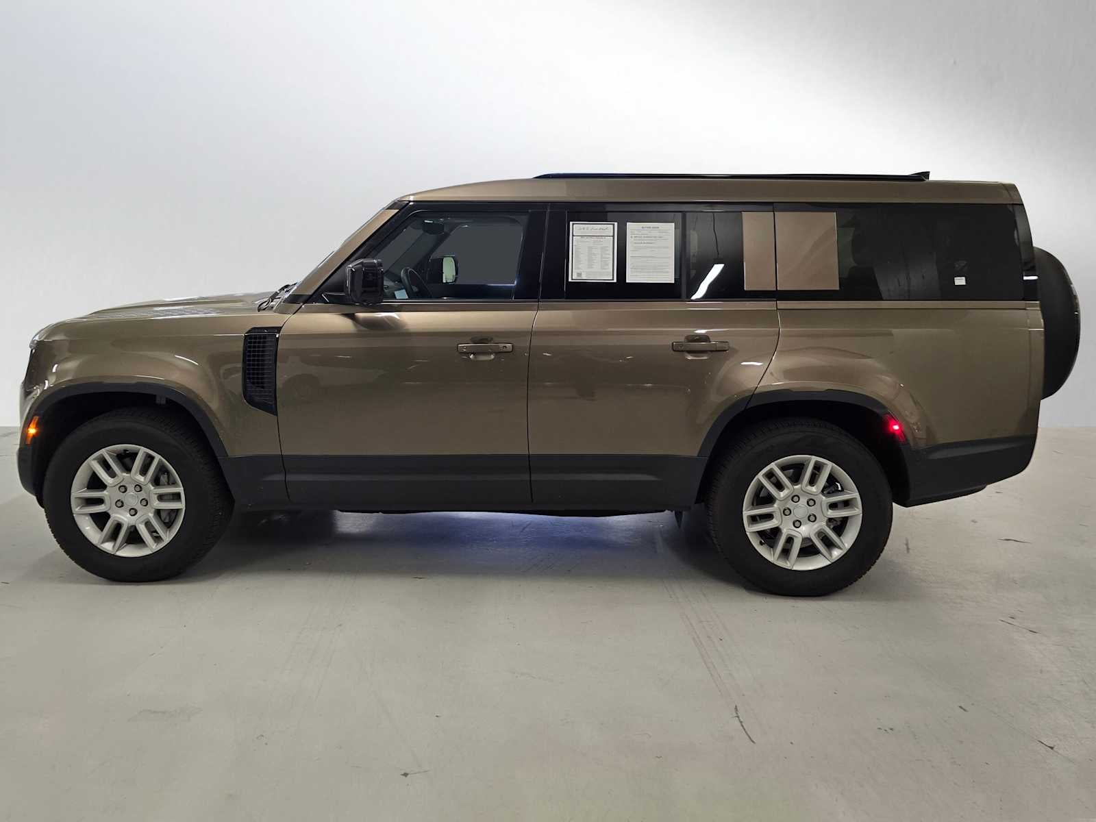 2025 Land Rover Defender S 130 P400