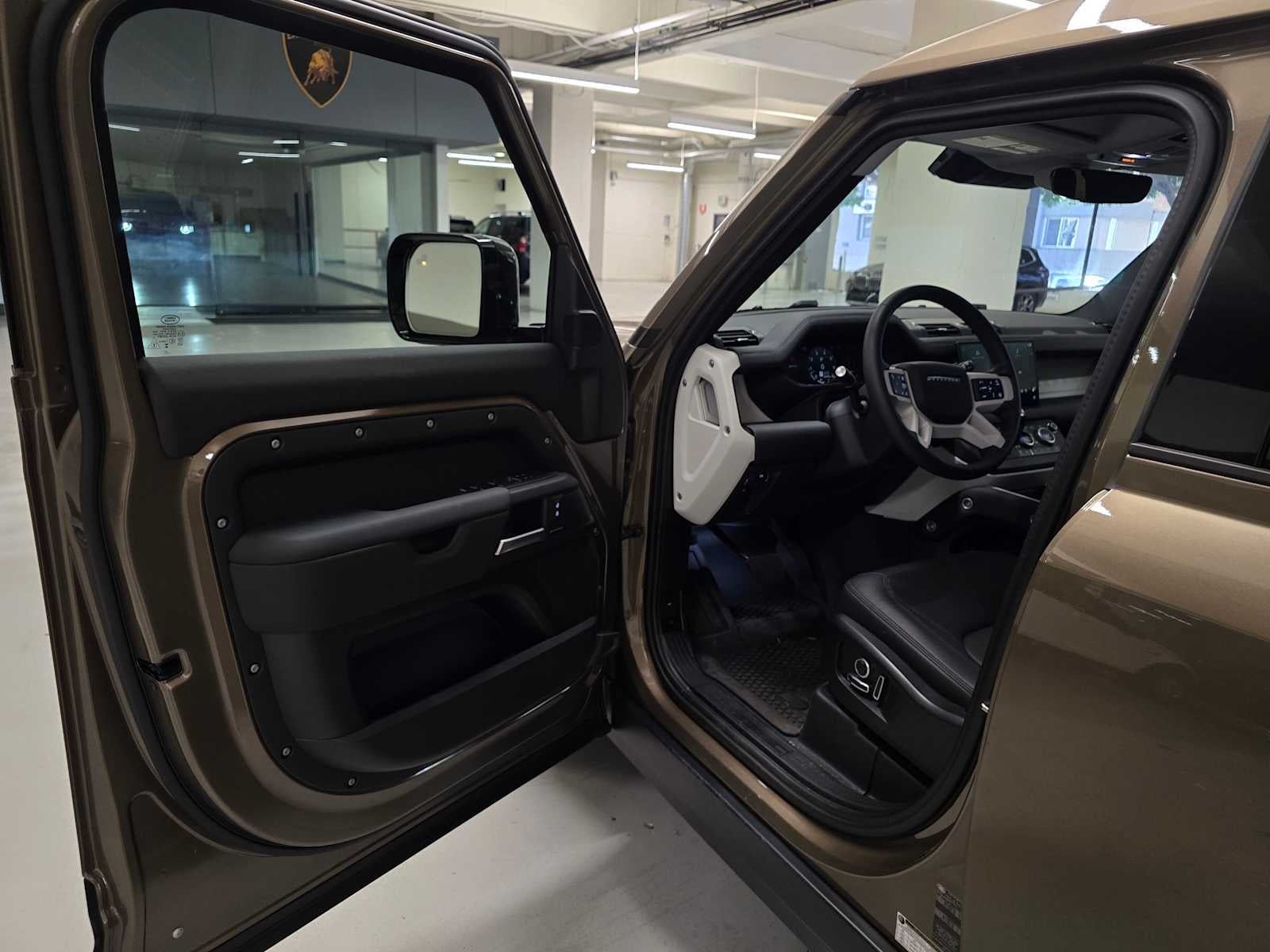 2025 Land Rover Defender S 130 P400