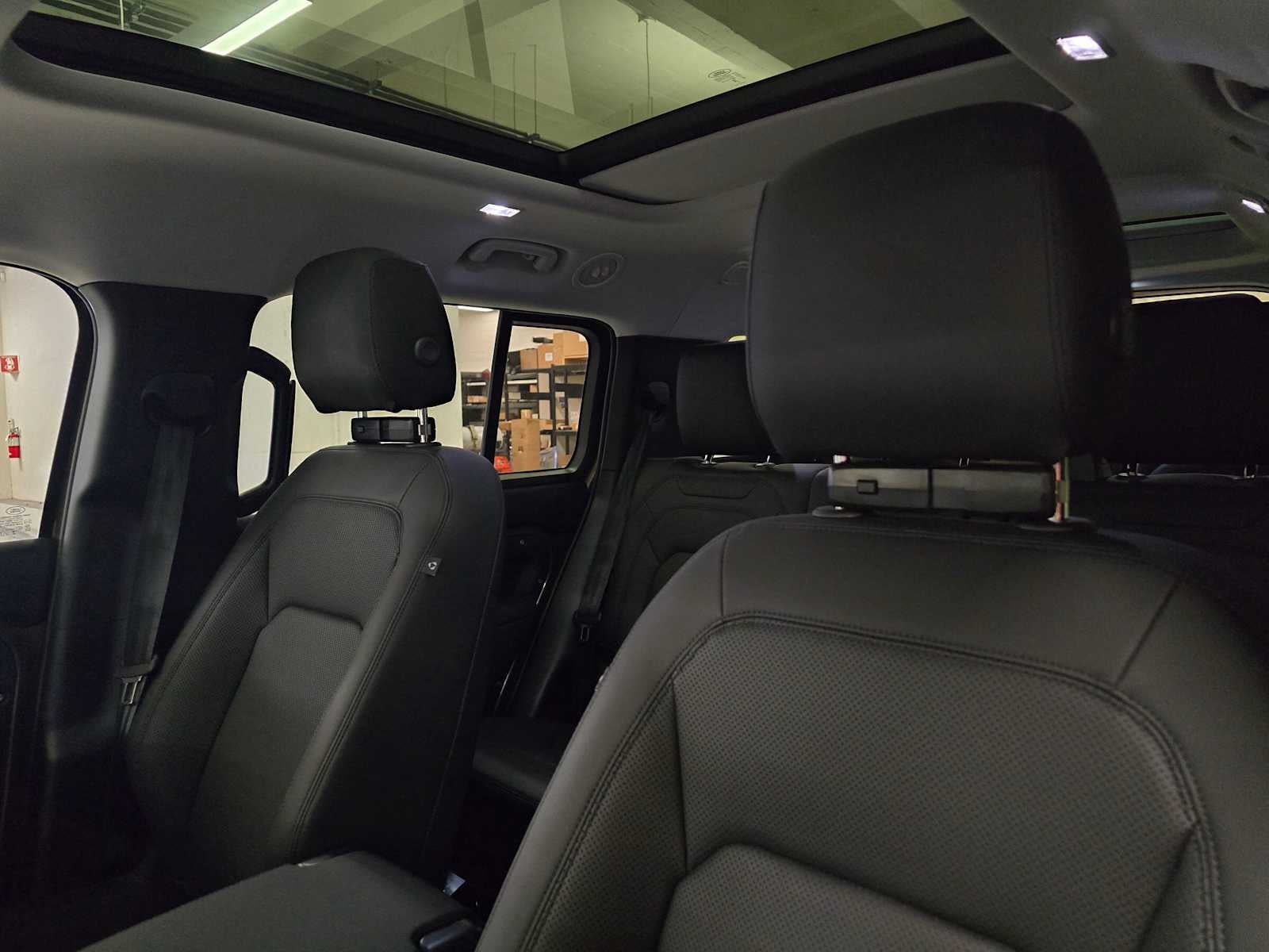 2025 Land Rover Defender S 130 P400