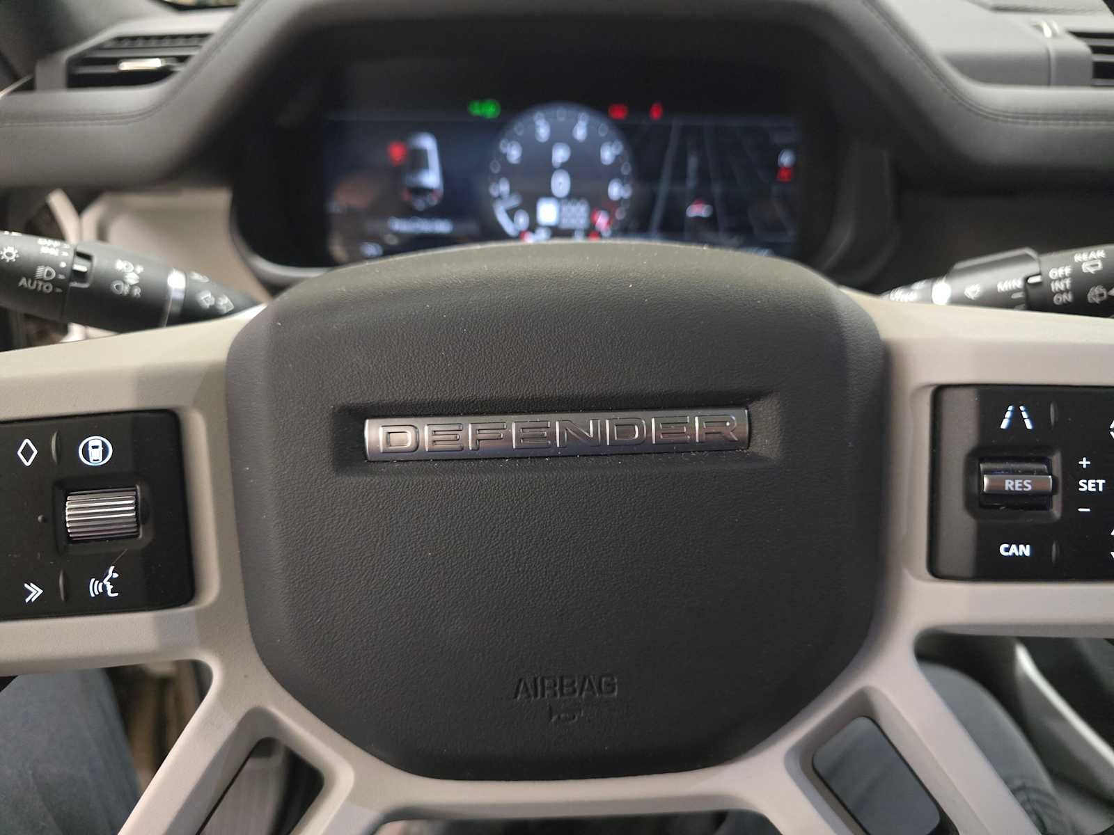 2025 Land Rover Defender S 130 P400