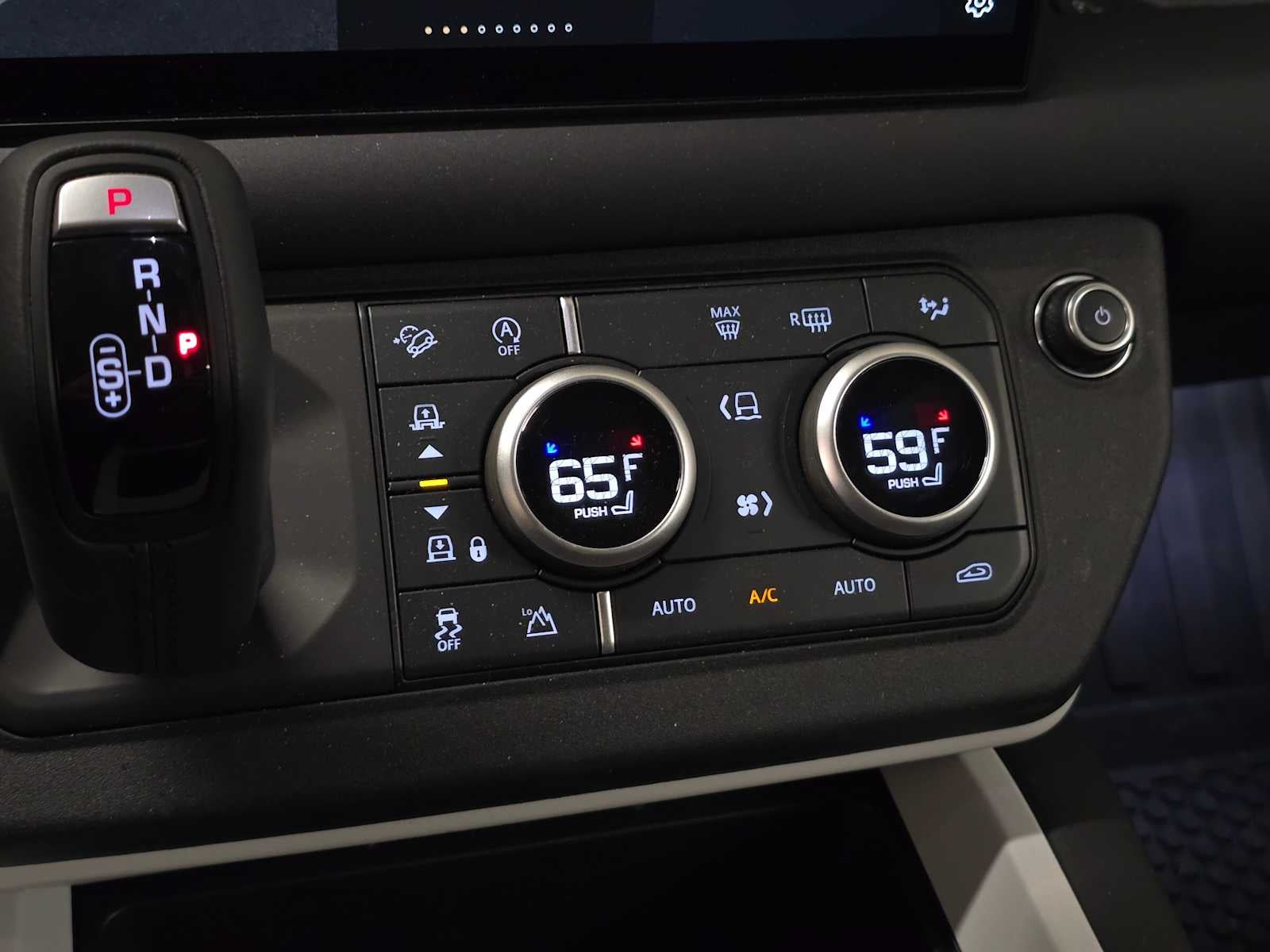 2025 Land Rover Defender S 130 P400