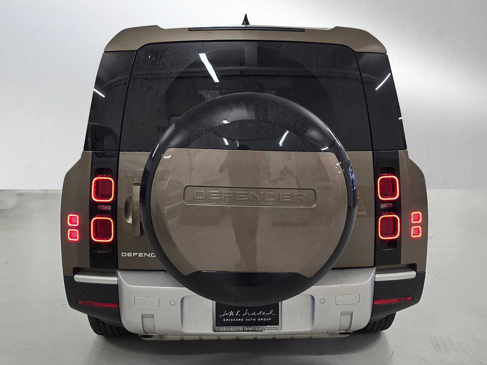 2025 Land Rover Defender S 130 P400