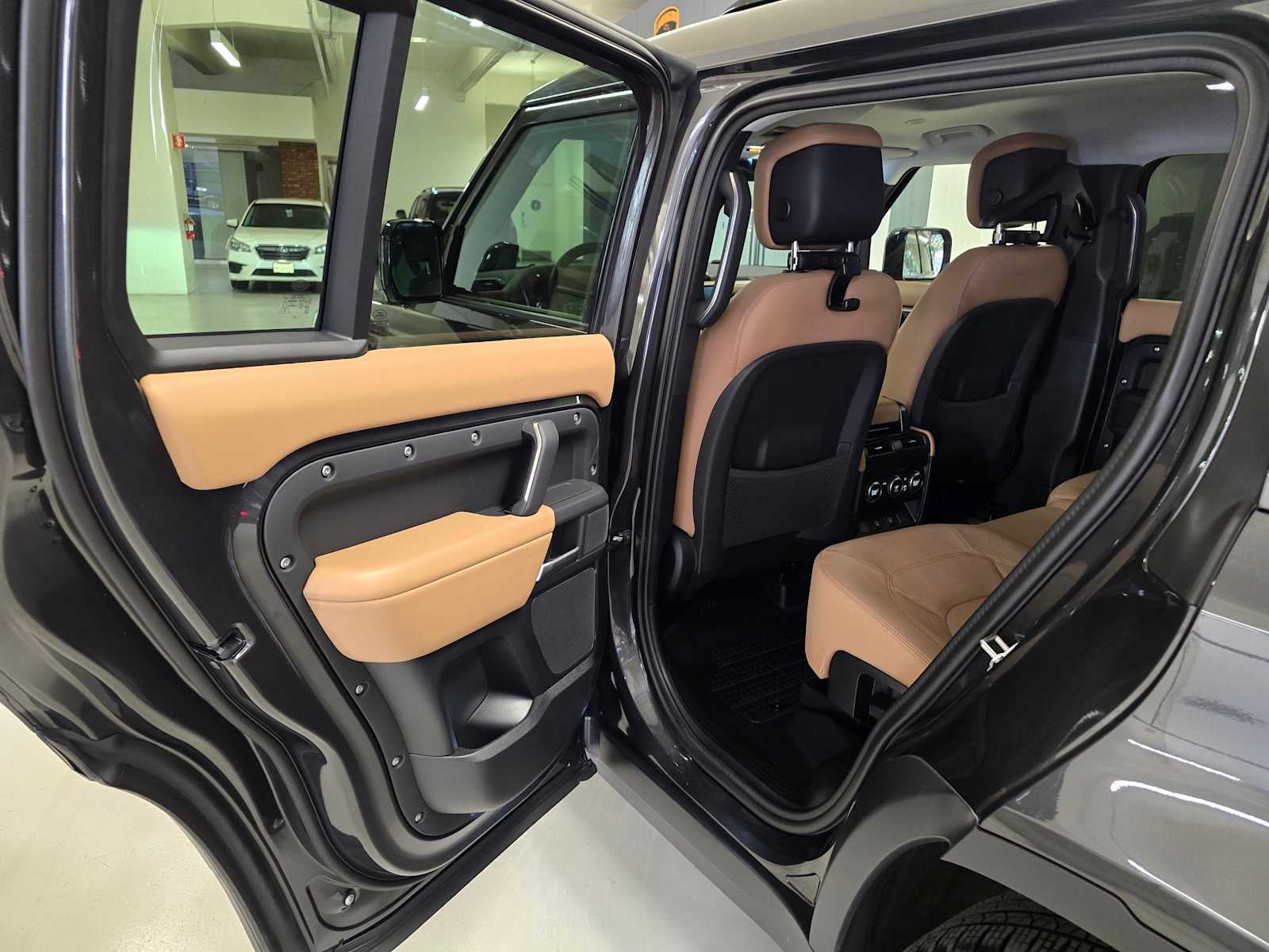 2025 Land Rover Defender S 130 P400