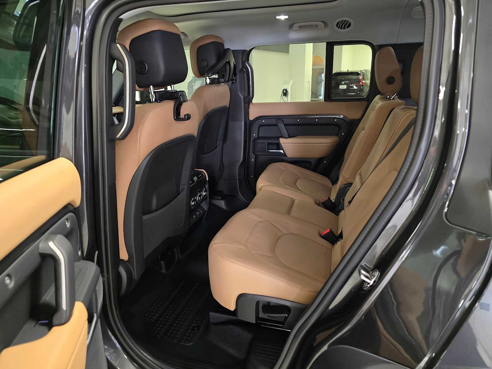 2025 Land Rover Defender S 130 P400
