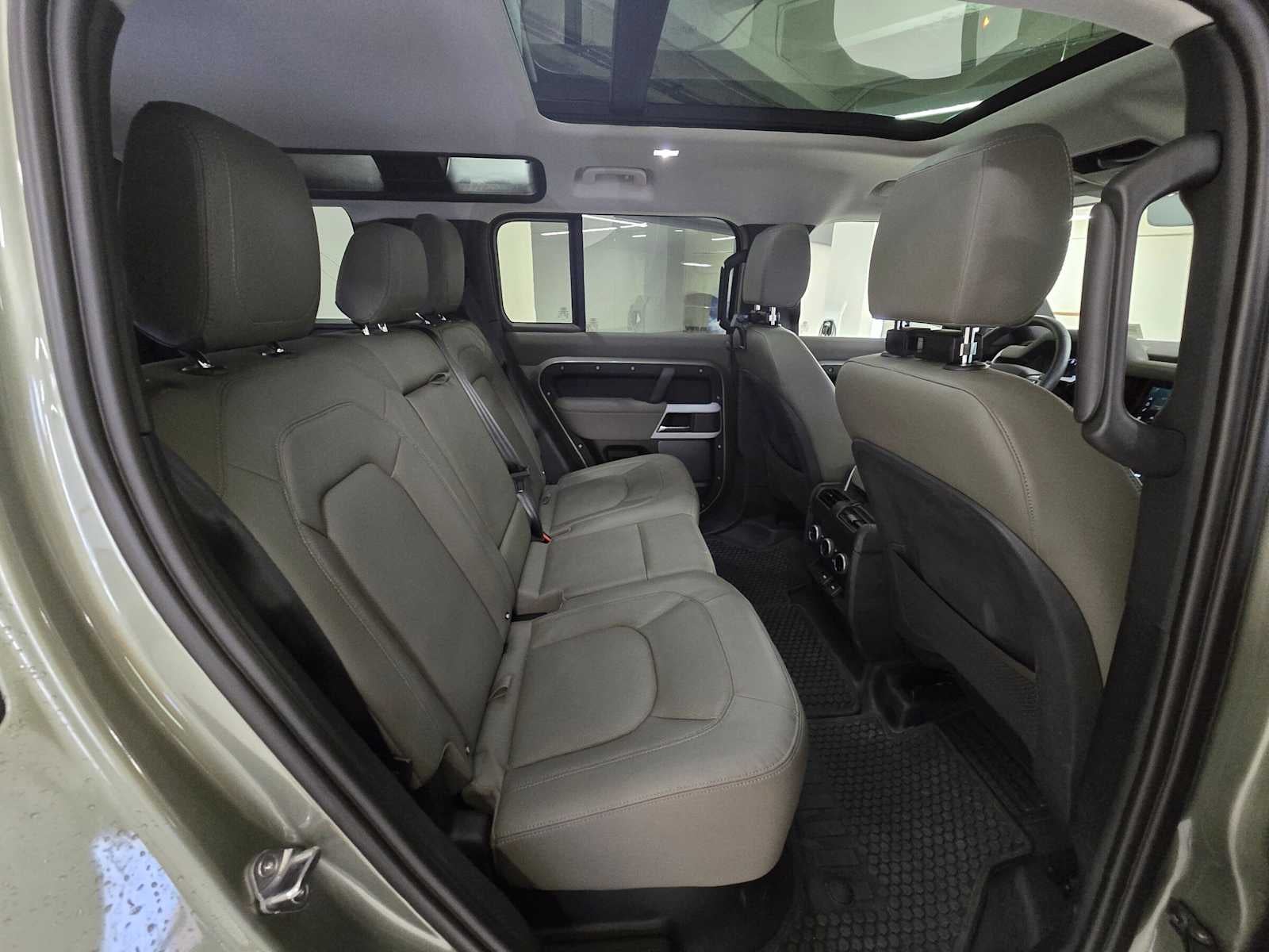 2023 Land Rover Defender SE 110 AWD