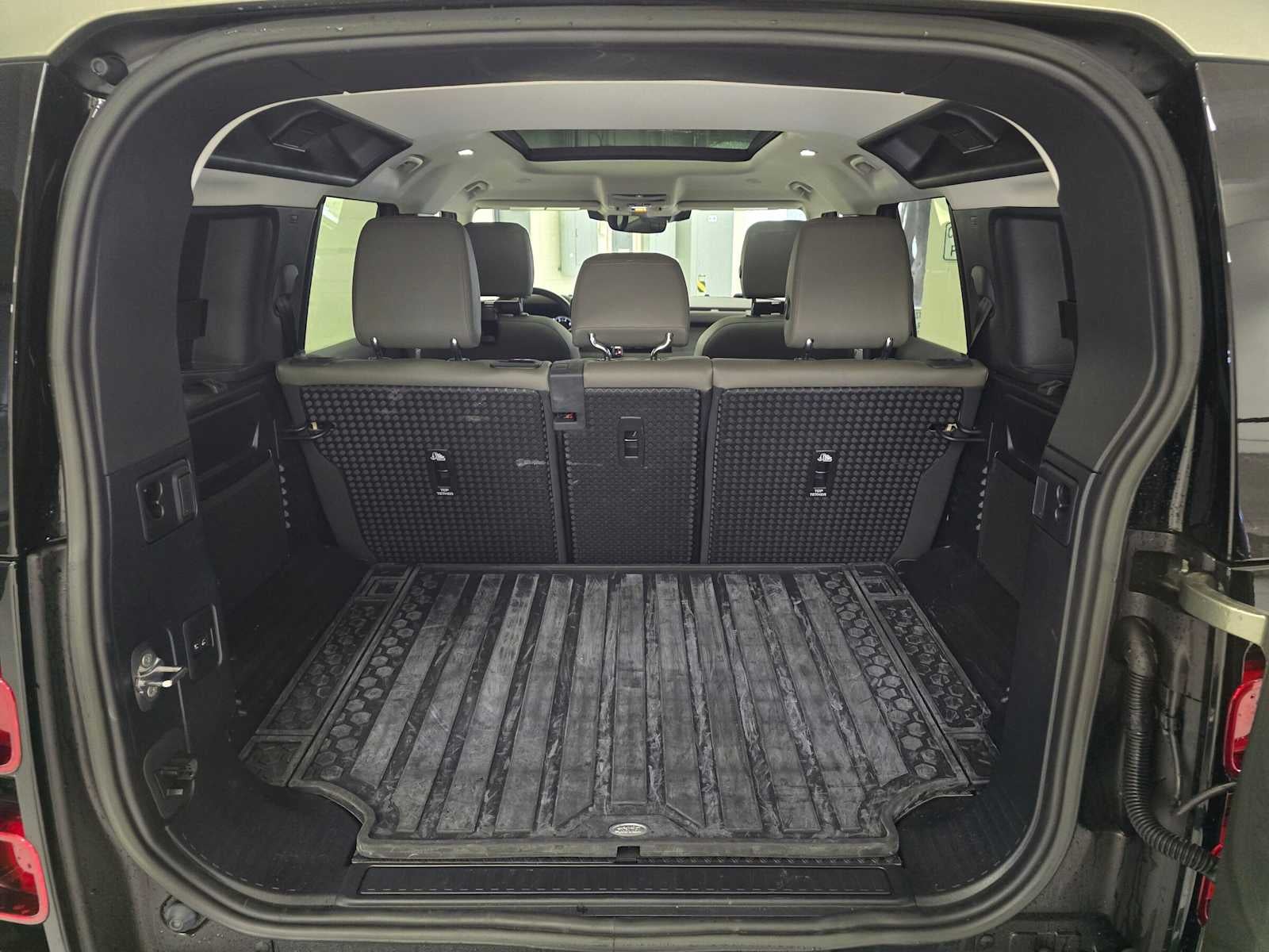 2023 Land Rover Defender SE 110 AWD