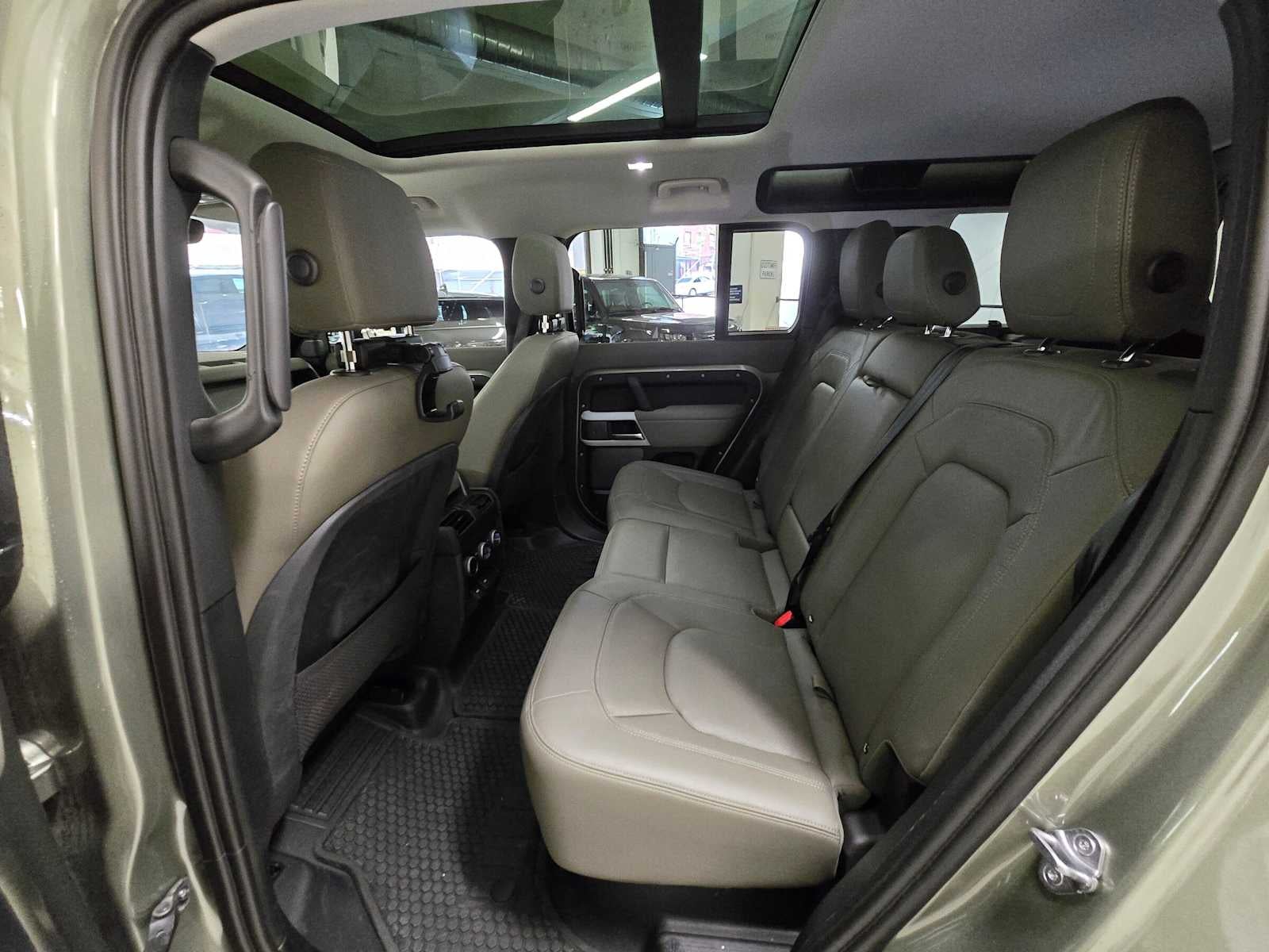 2023 Land Rover Defender SE 110 AWD
