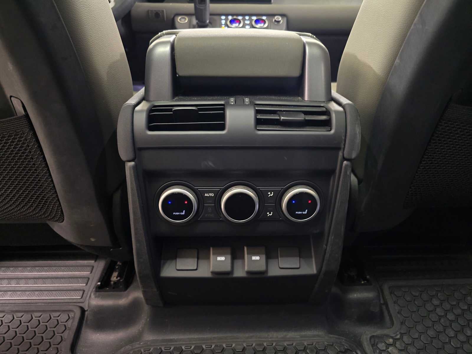 2023 Land Rover Defender SE 110 AWD