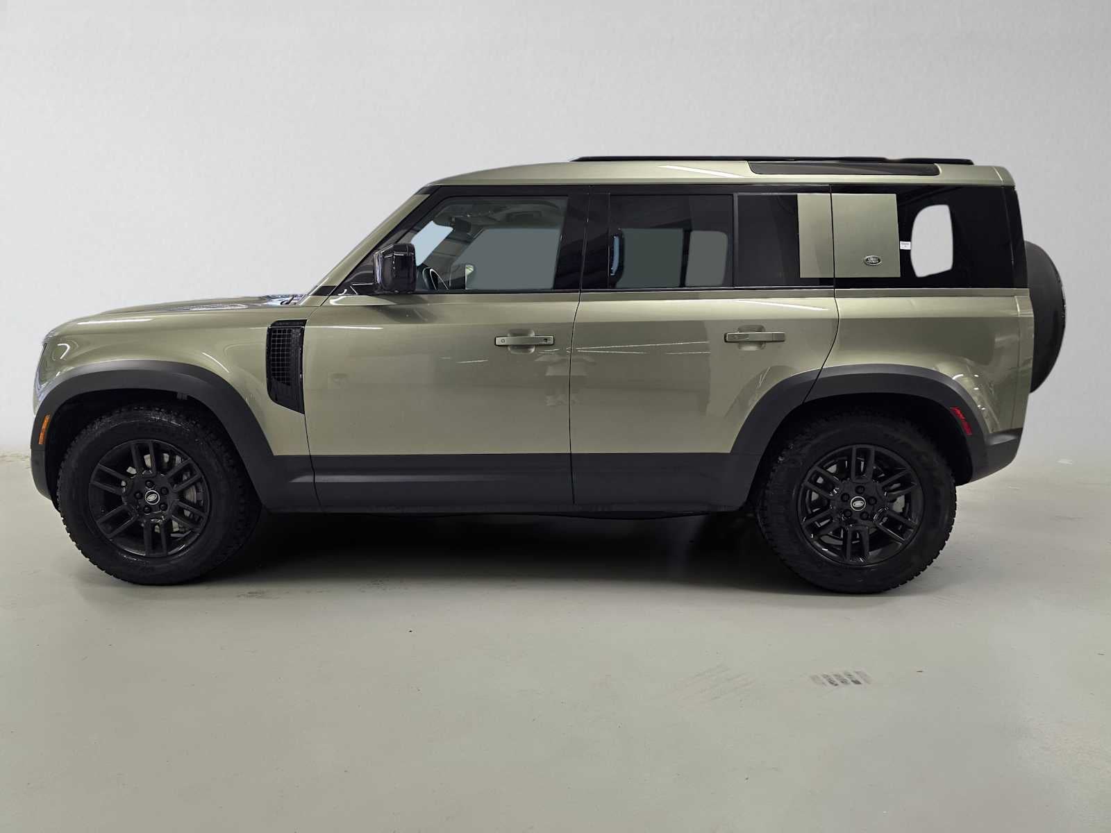 2023 Land Rover Defender SE 110 AWD