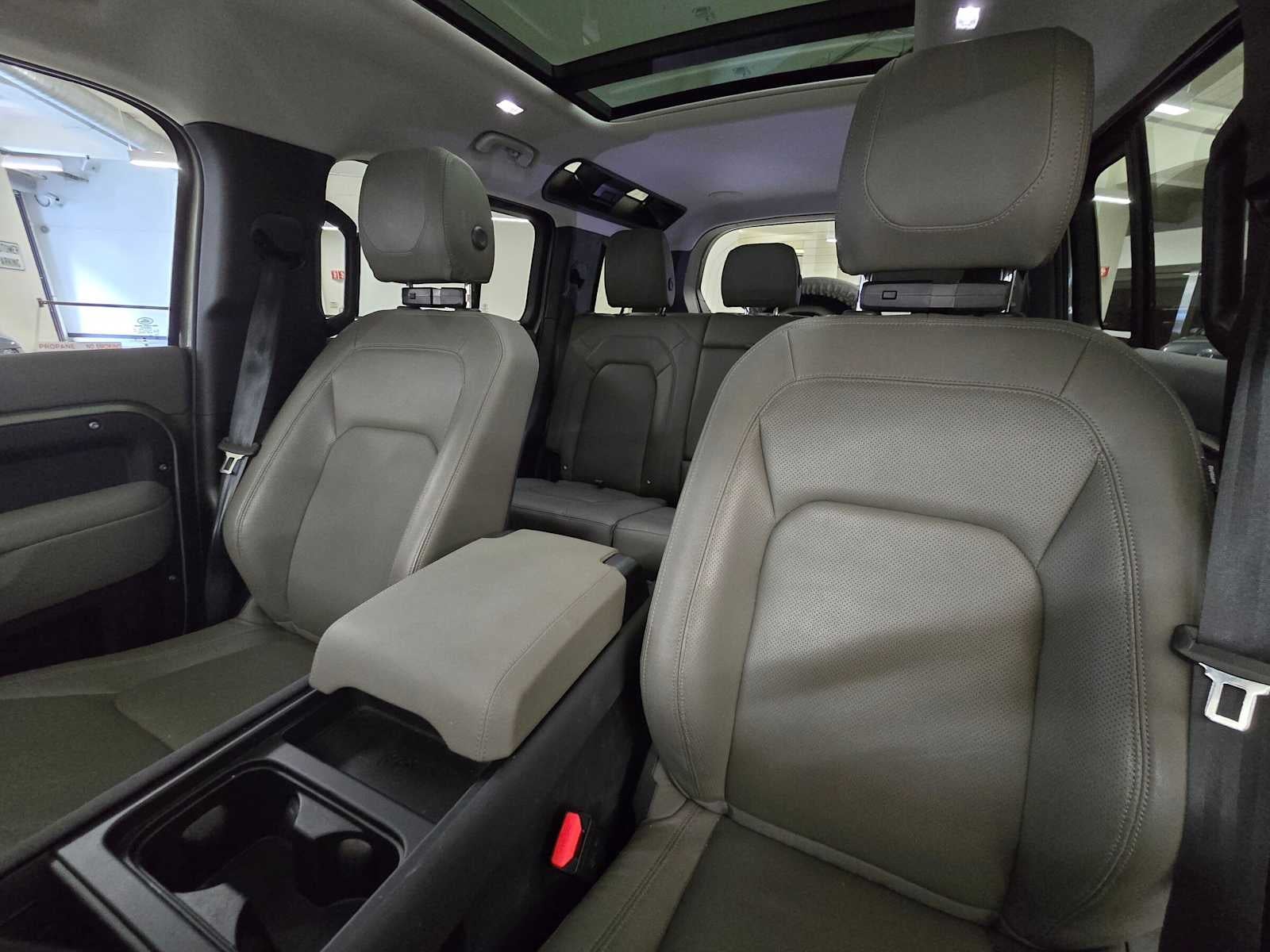 2023 Land Rover Defender SE 110 AWD