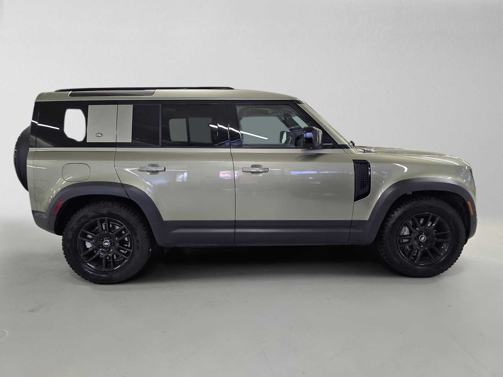 2023 Land Rover Defender SE 110 AWD