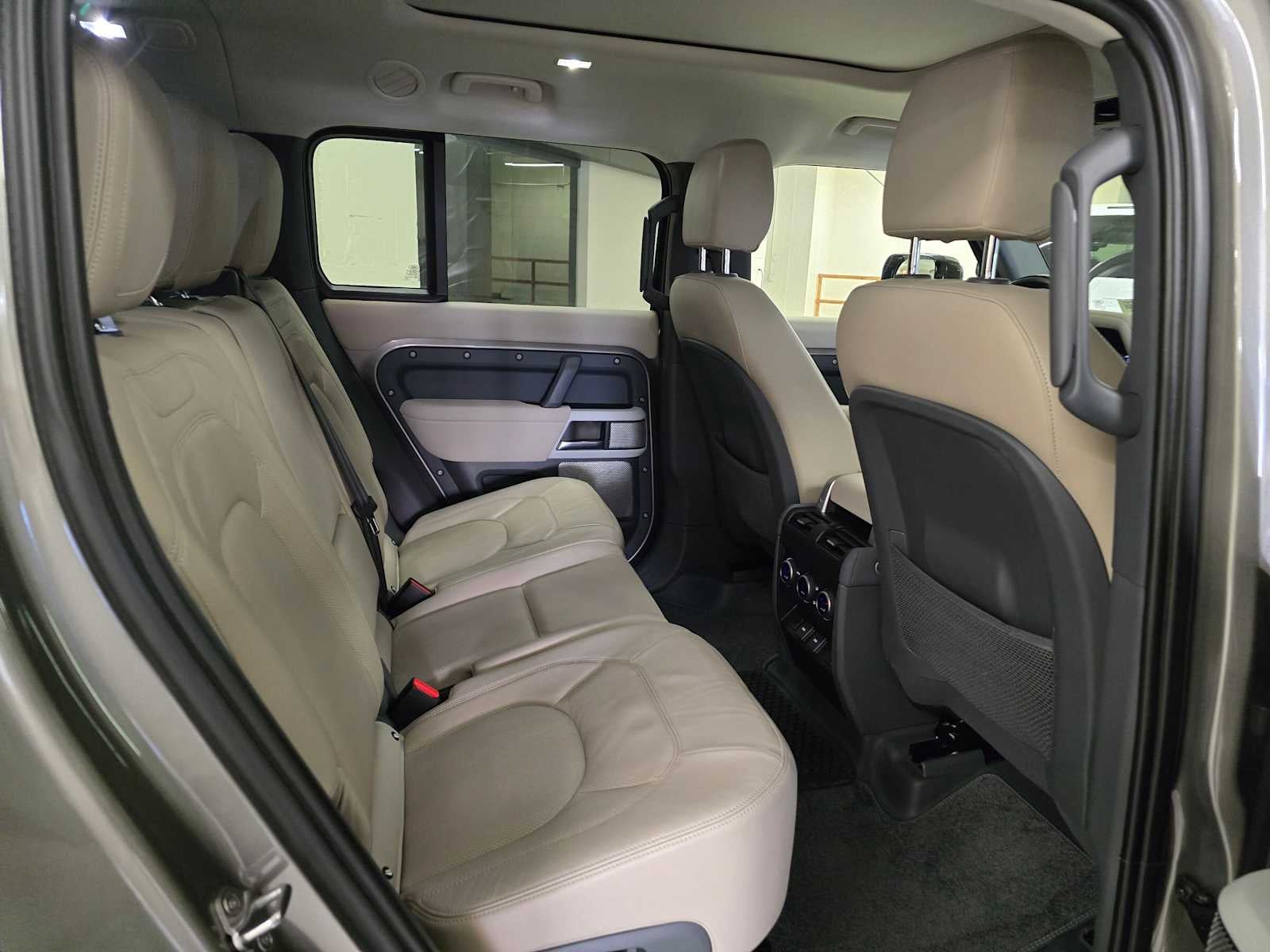 2023 Land Rover Defender SE 130 AWD