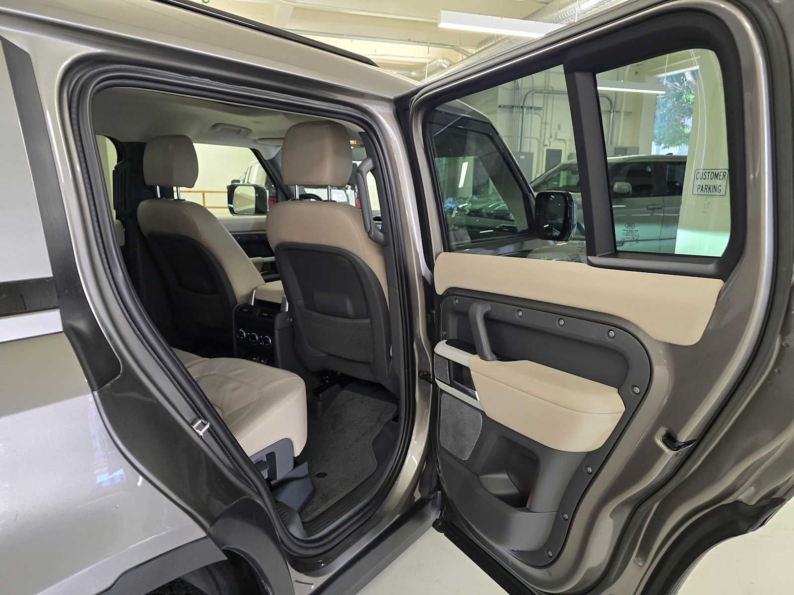 2023 Land Rover Defender SE 130 AWD