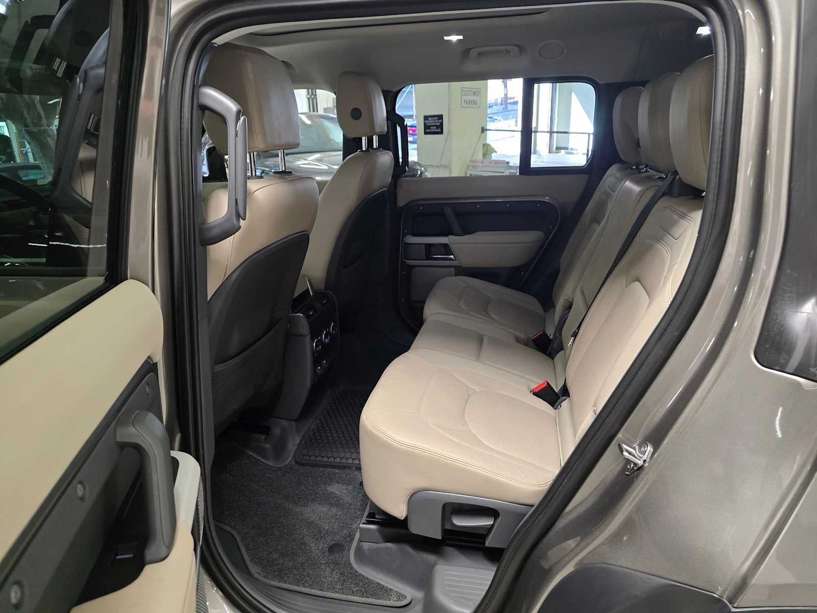 2023 Land Rover Defender SE 130 AWD