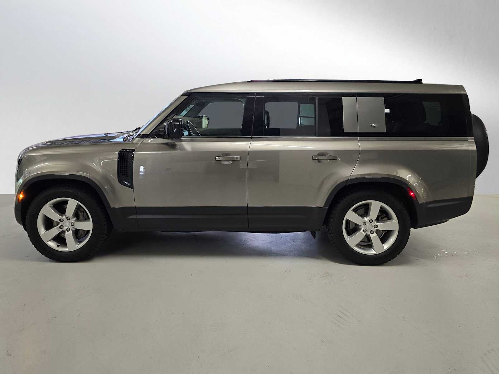 2023 Land Rover Defender SE 130 AWD