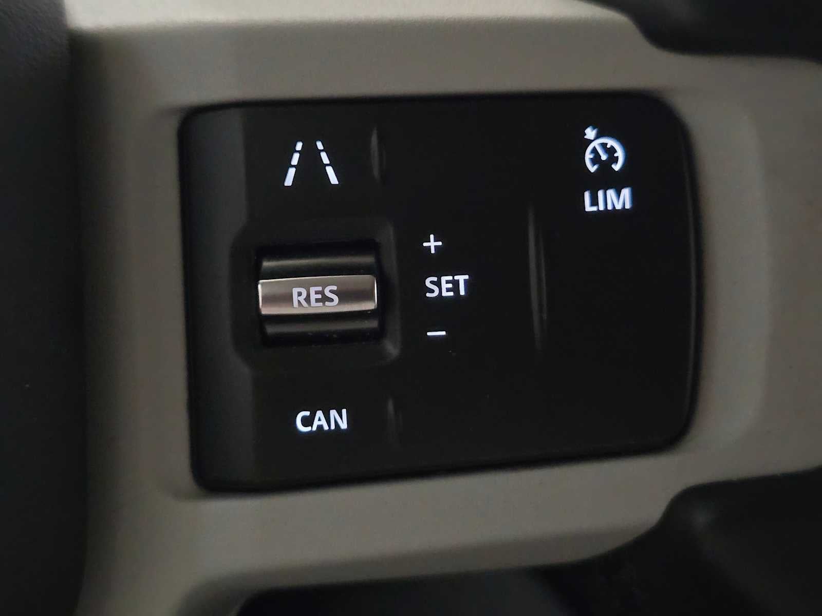 2023 Land Rover Defender SE 130 AWD