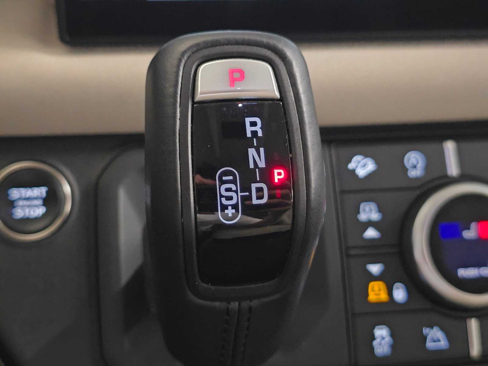 2023 Land Rover Defender SE 130 AWD