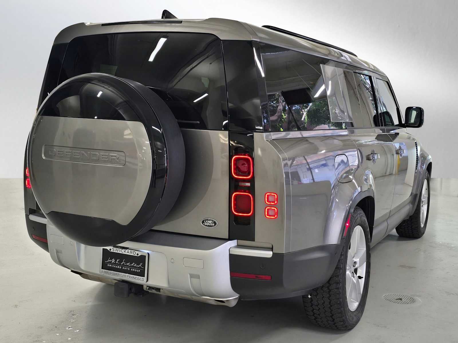 2023 Land Rover Defender SE 130 AWD