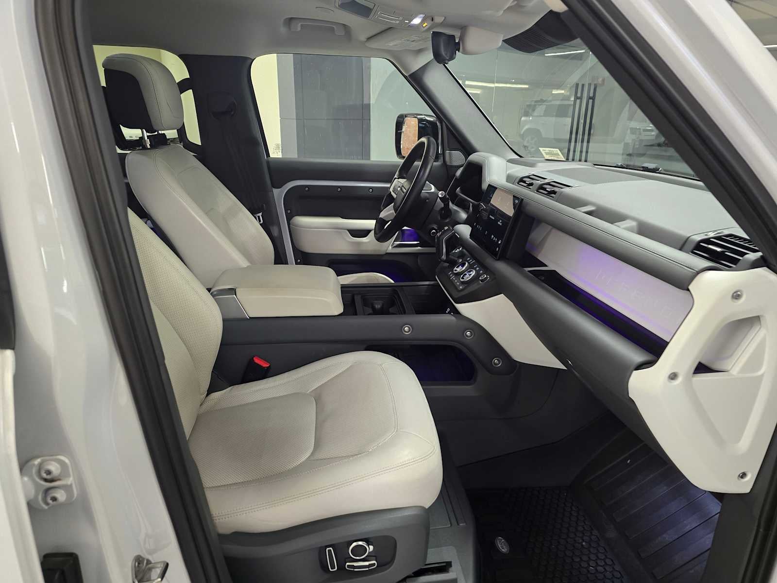 2023 Land Rover Defender SE 130 AWD