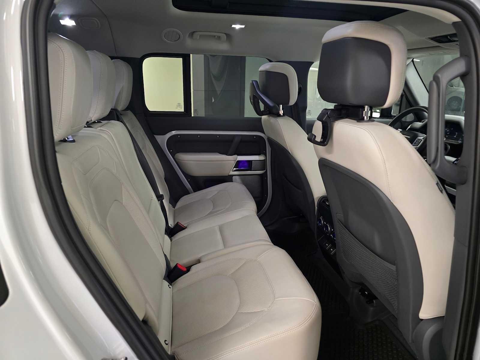 2023 Land Rover Defender SE 130 AWD