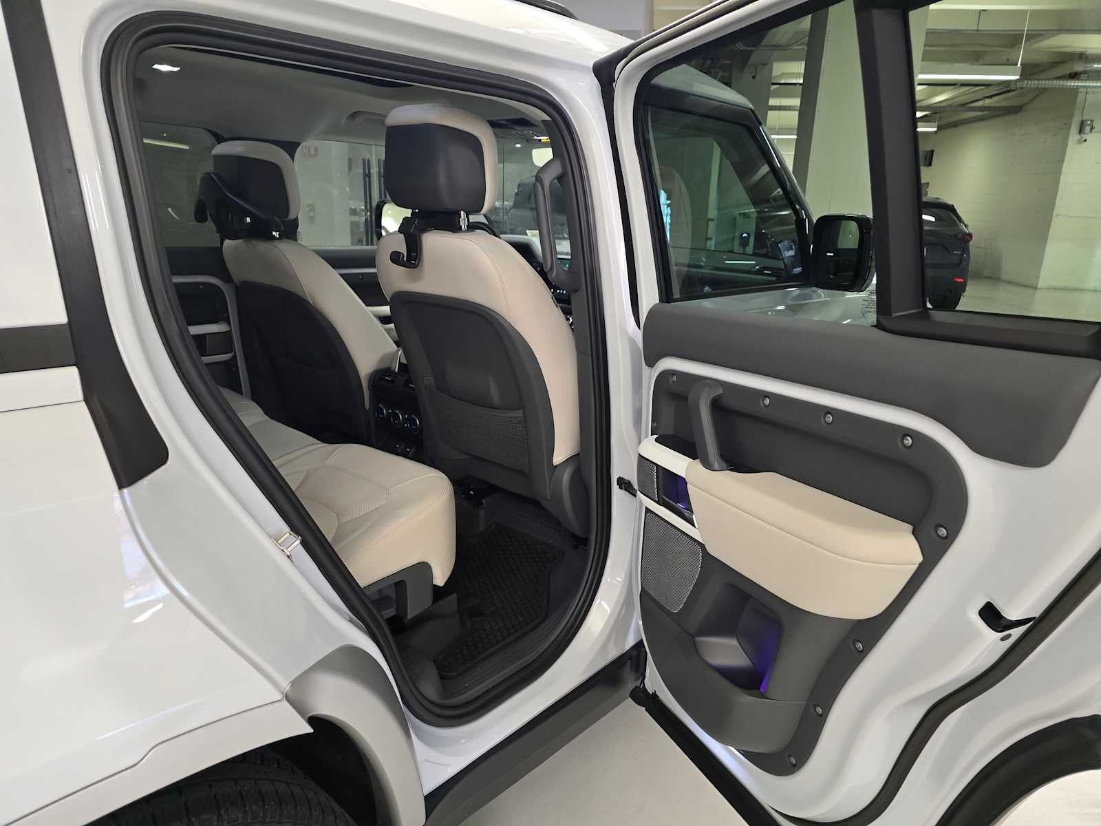 2023 Land Rover Defender SE 130 AWD