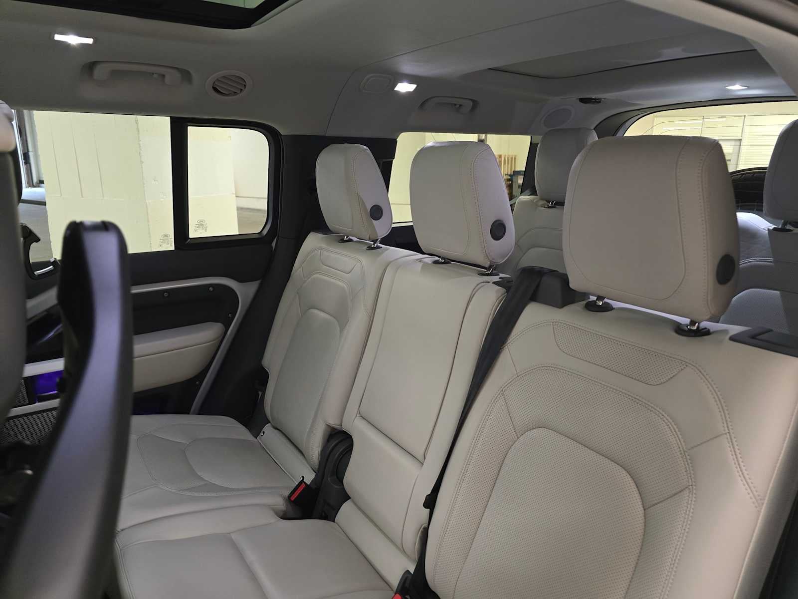 2023 Land Rover Defender SE 130 AWD