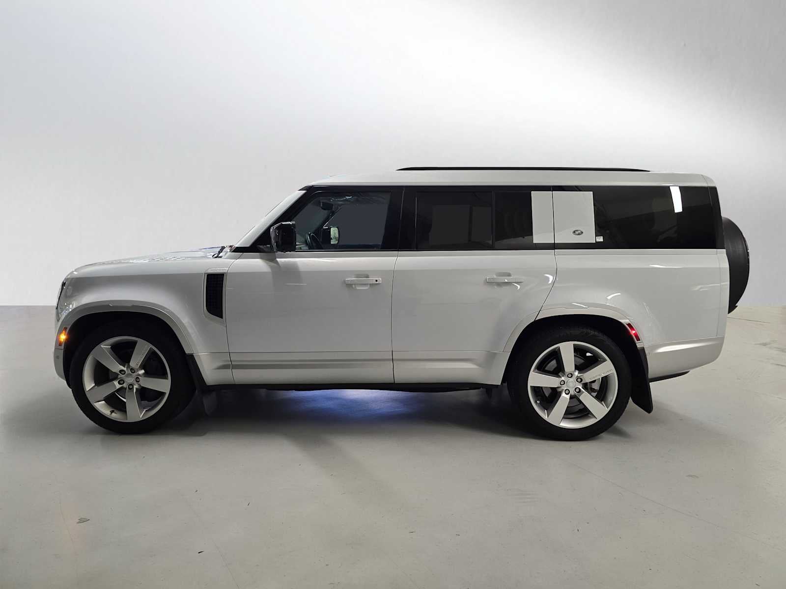 2023 Land Rover Defender SE 130 AWD