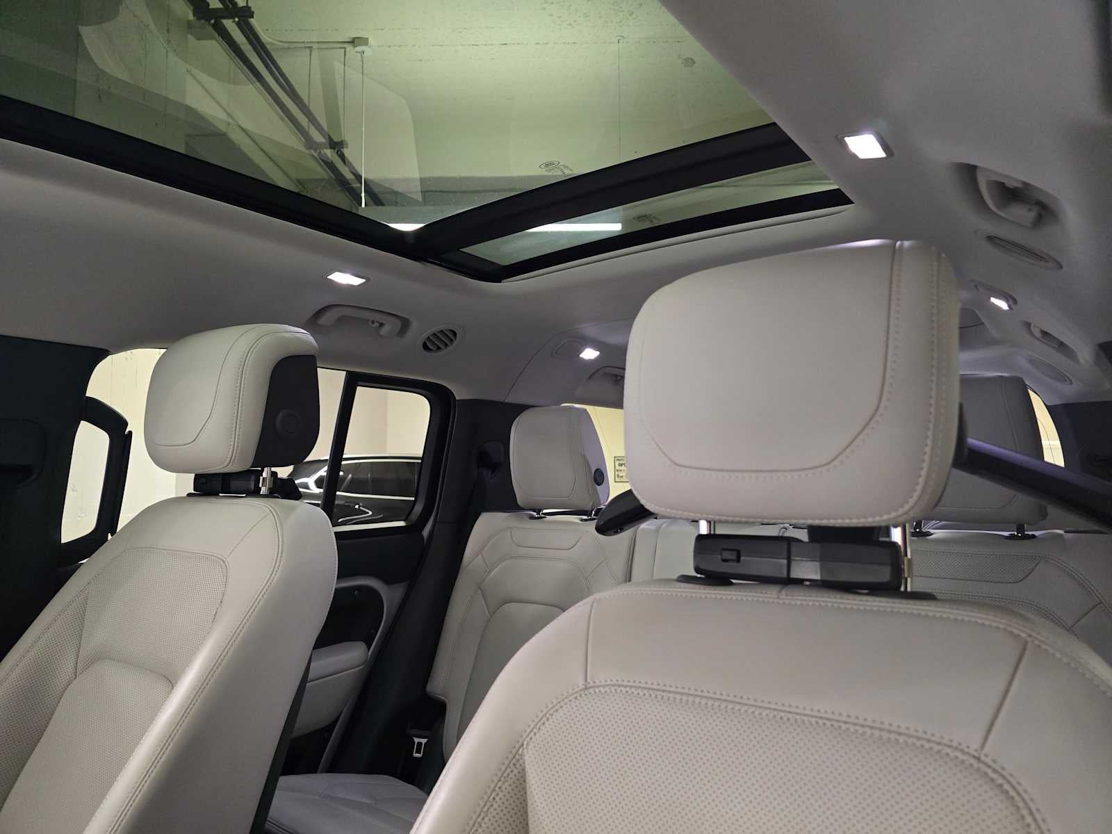 2023 Land Rover Defender SE 130 AWD