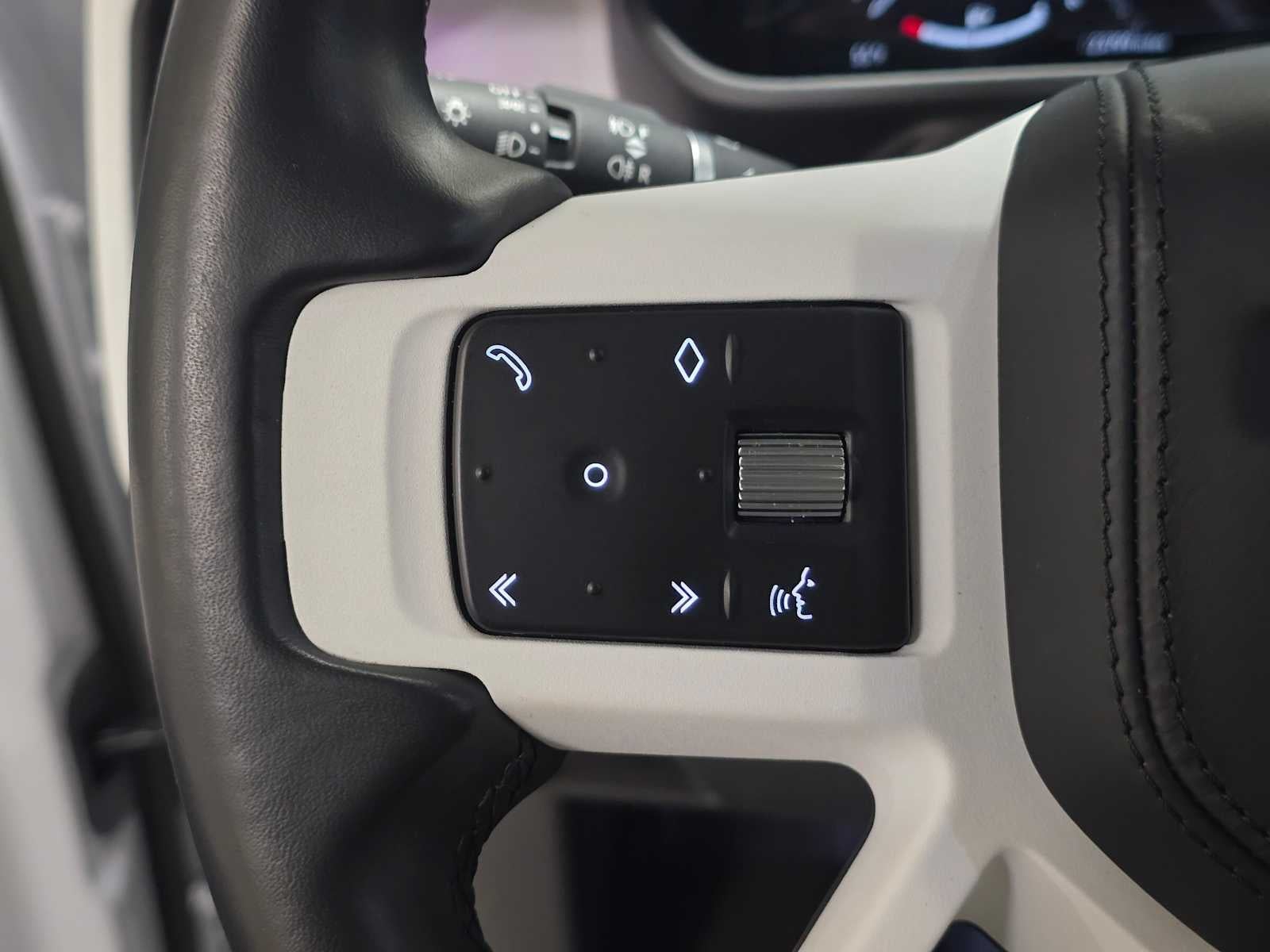 2023 Land Rover Defender SE 130 AWD