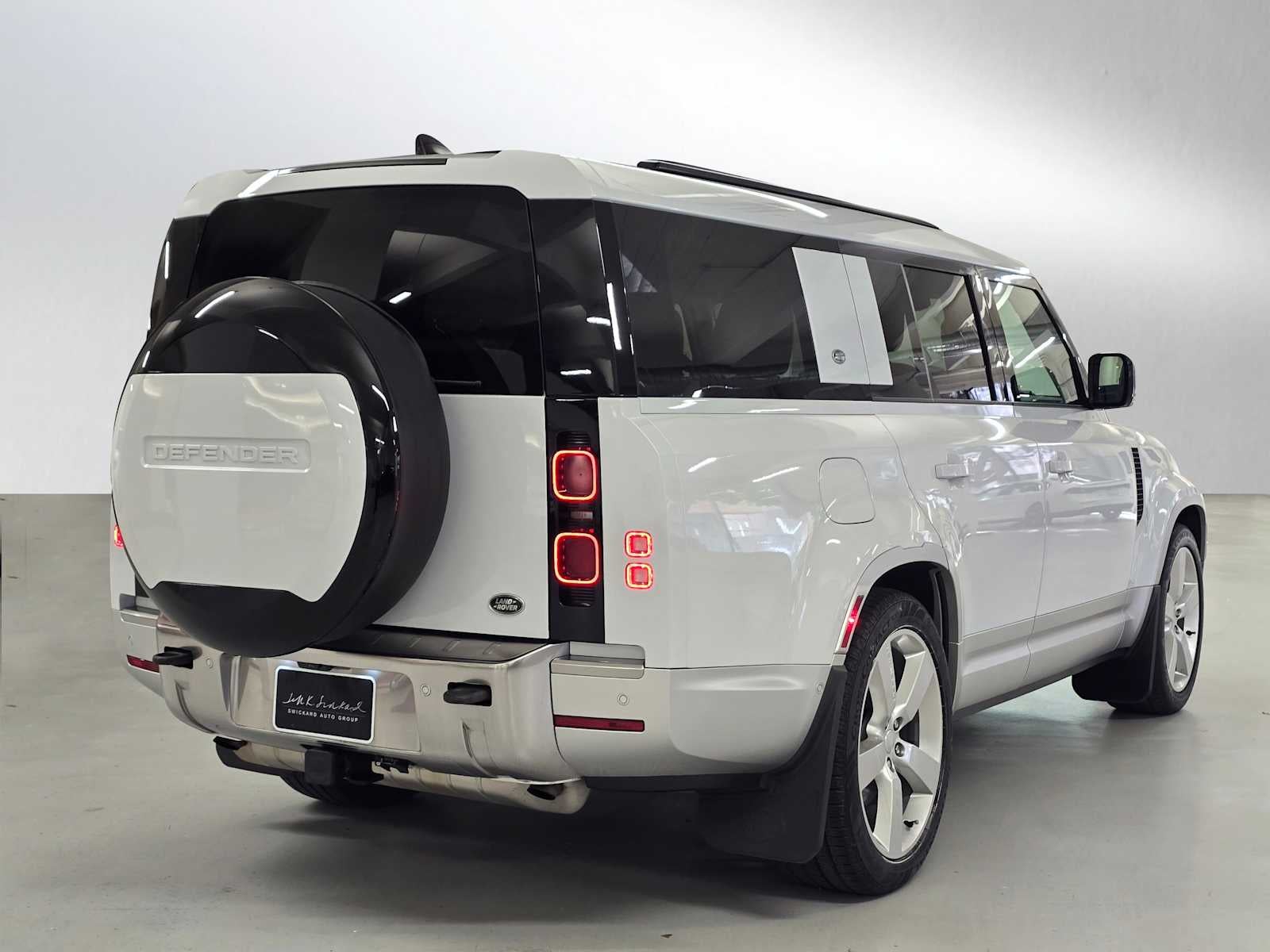 2023 Land Rover Defender SE 130 AWD