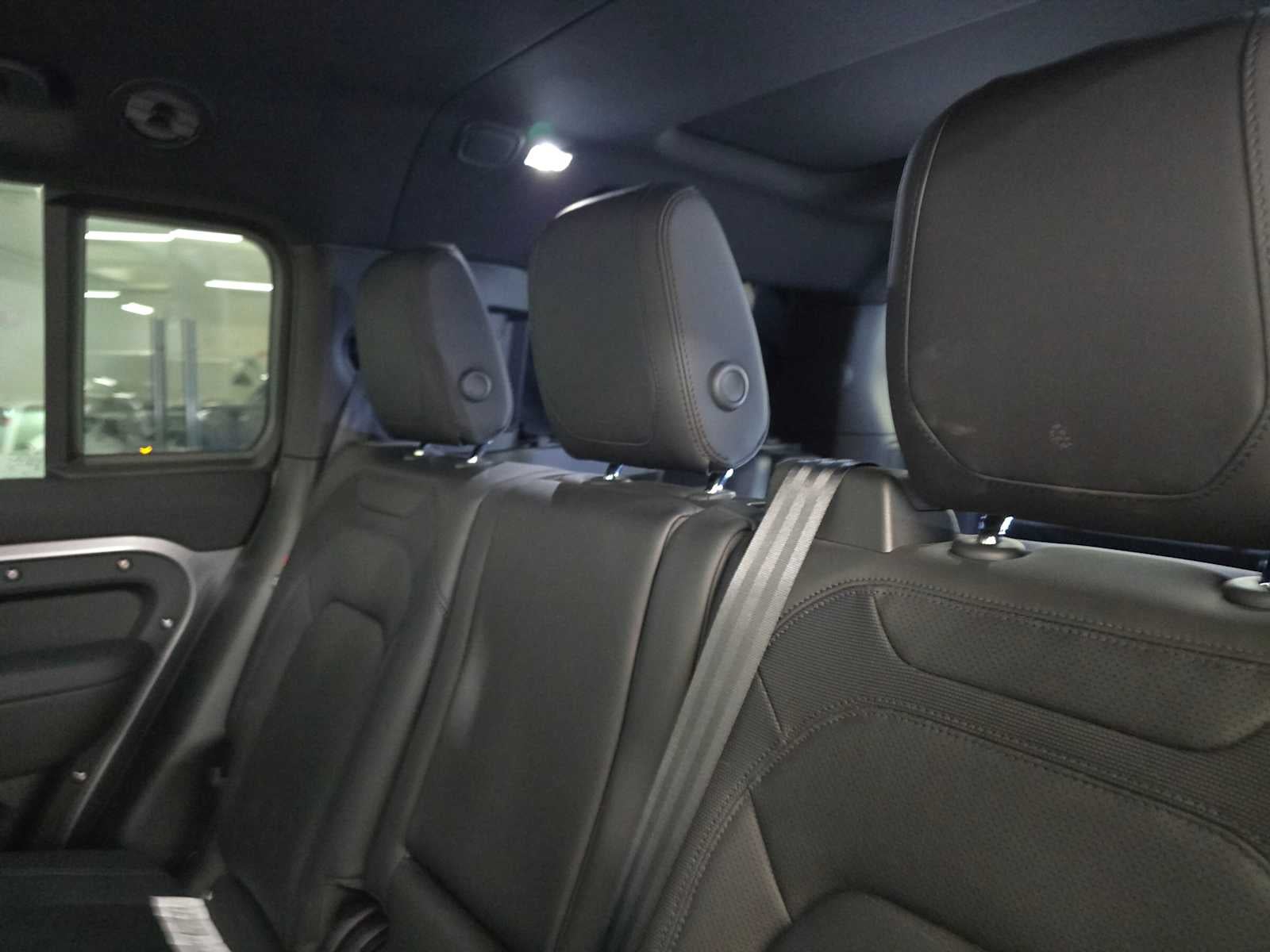 2024 Land Rover Defender Outbound 130 P400