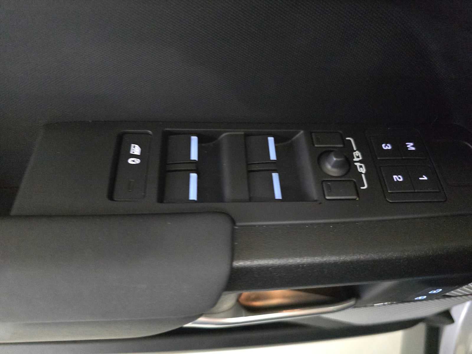 2024 Land Rover Defender Outbound 130 P400