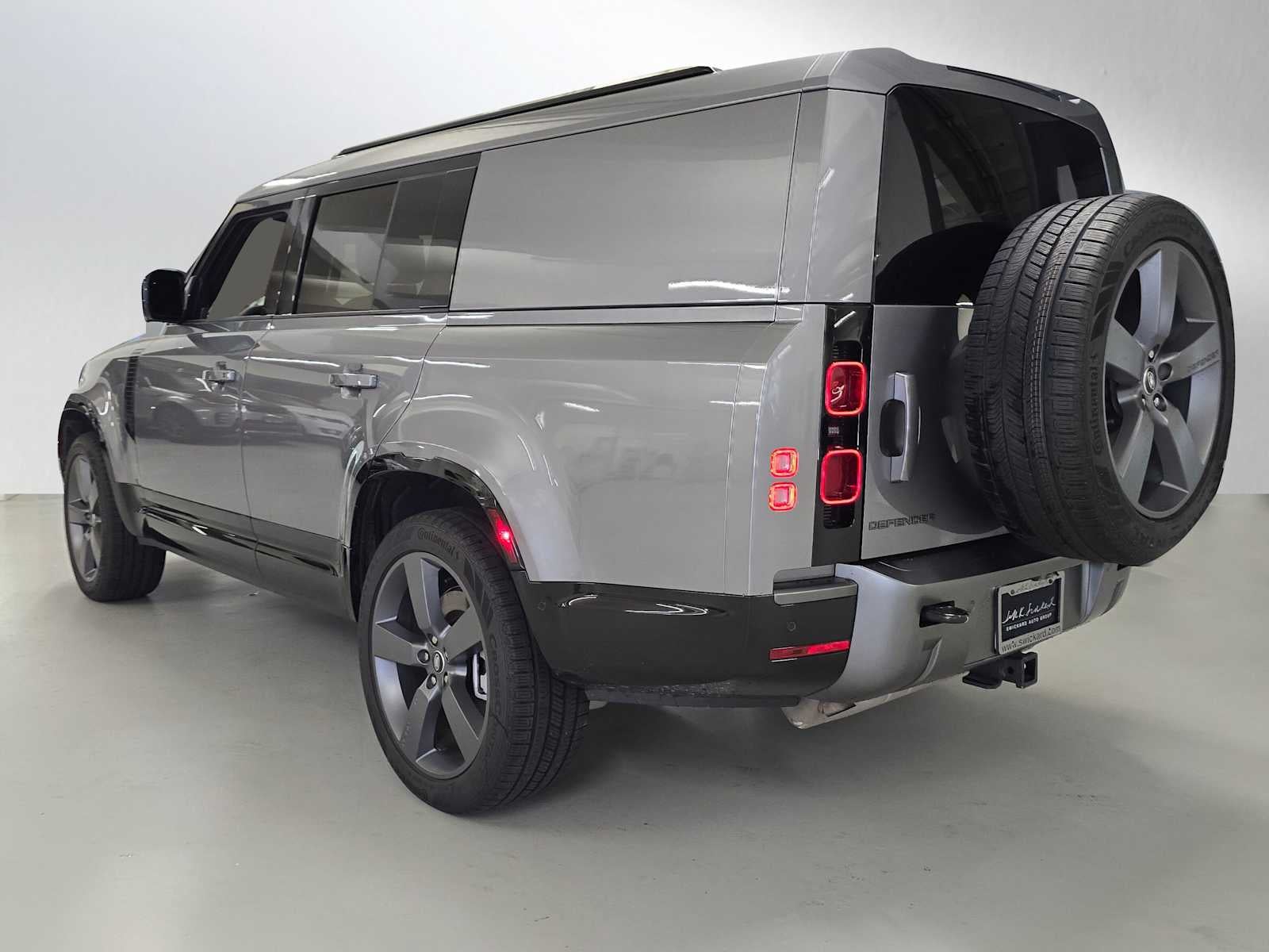 2024 Land Rover Defender Outbound 130 P400