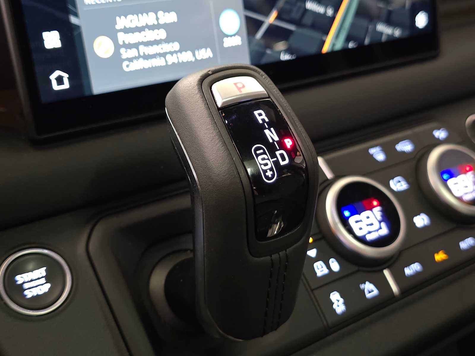 2024 Land Rover Defender Outbound 130 P400