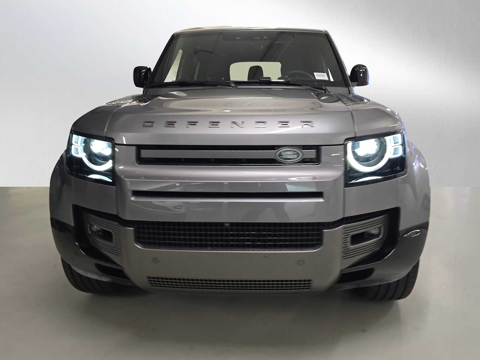 2024 Land Rover Defender Outbound 130 P400