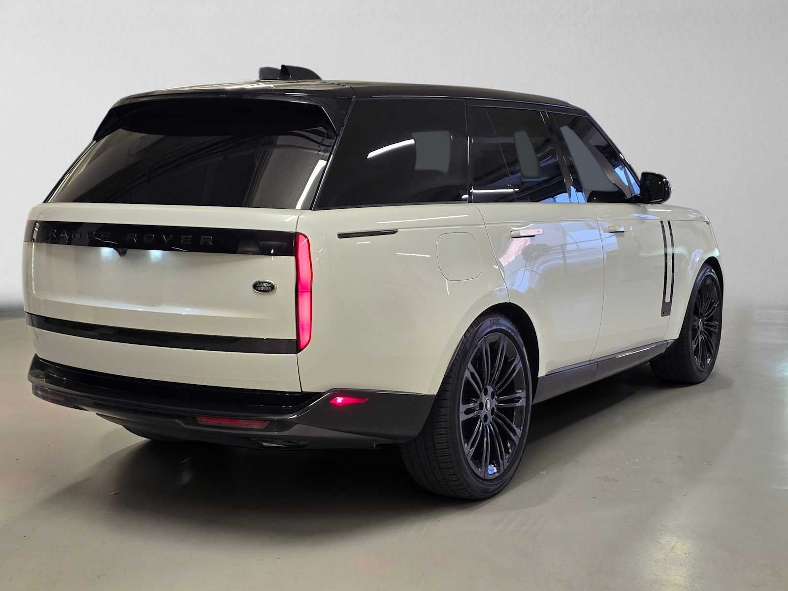 2023 Land Rover Range Rover Autobiography