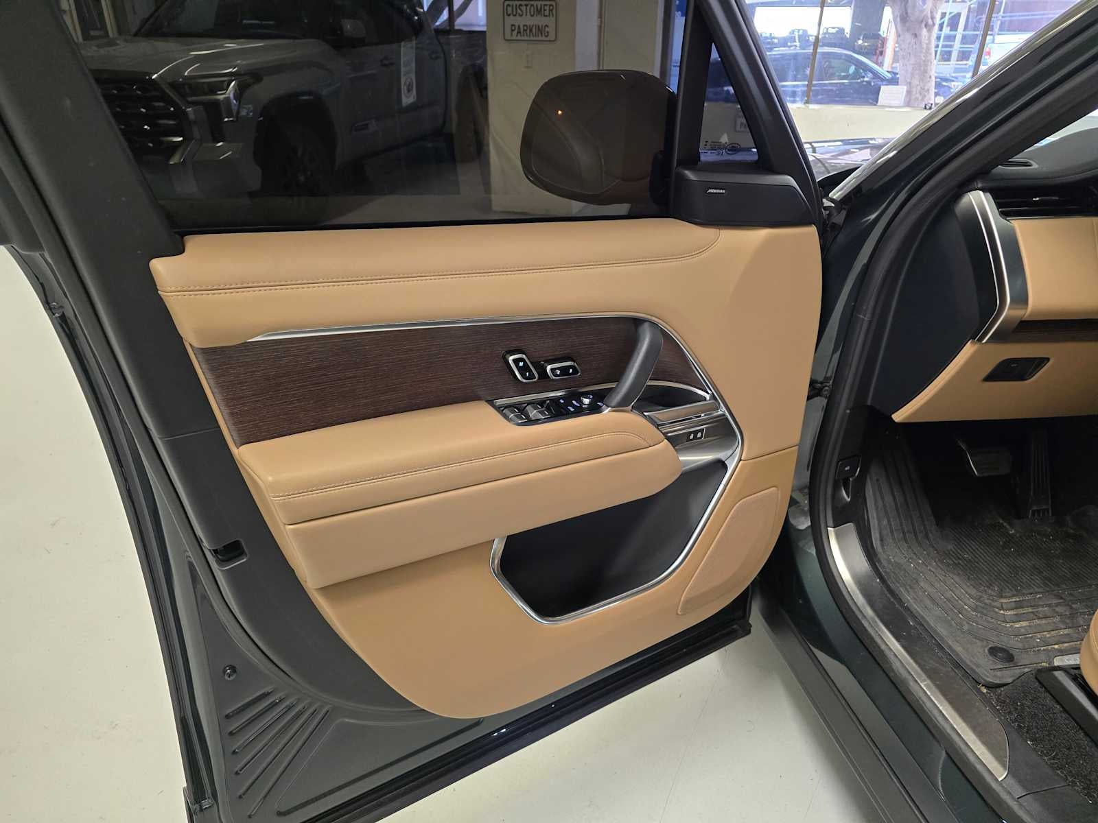 2023 Land Rover Range Rover SE
