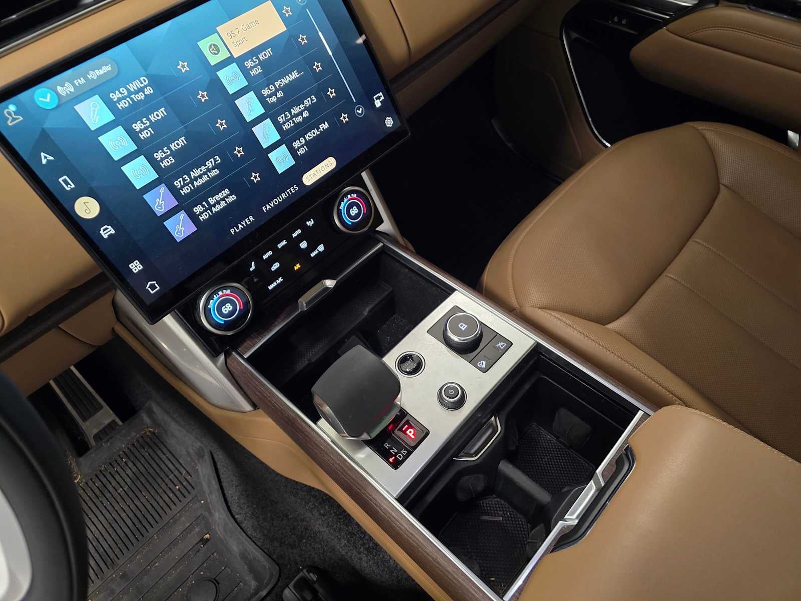 2023 Land Rover Range Rover SE