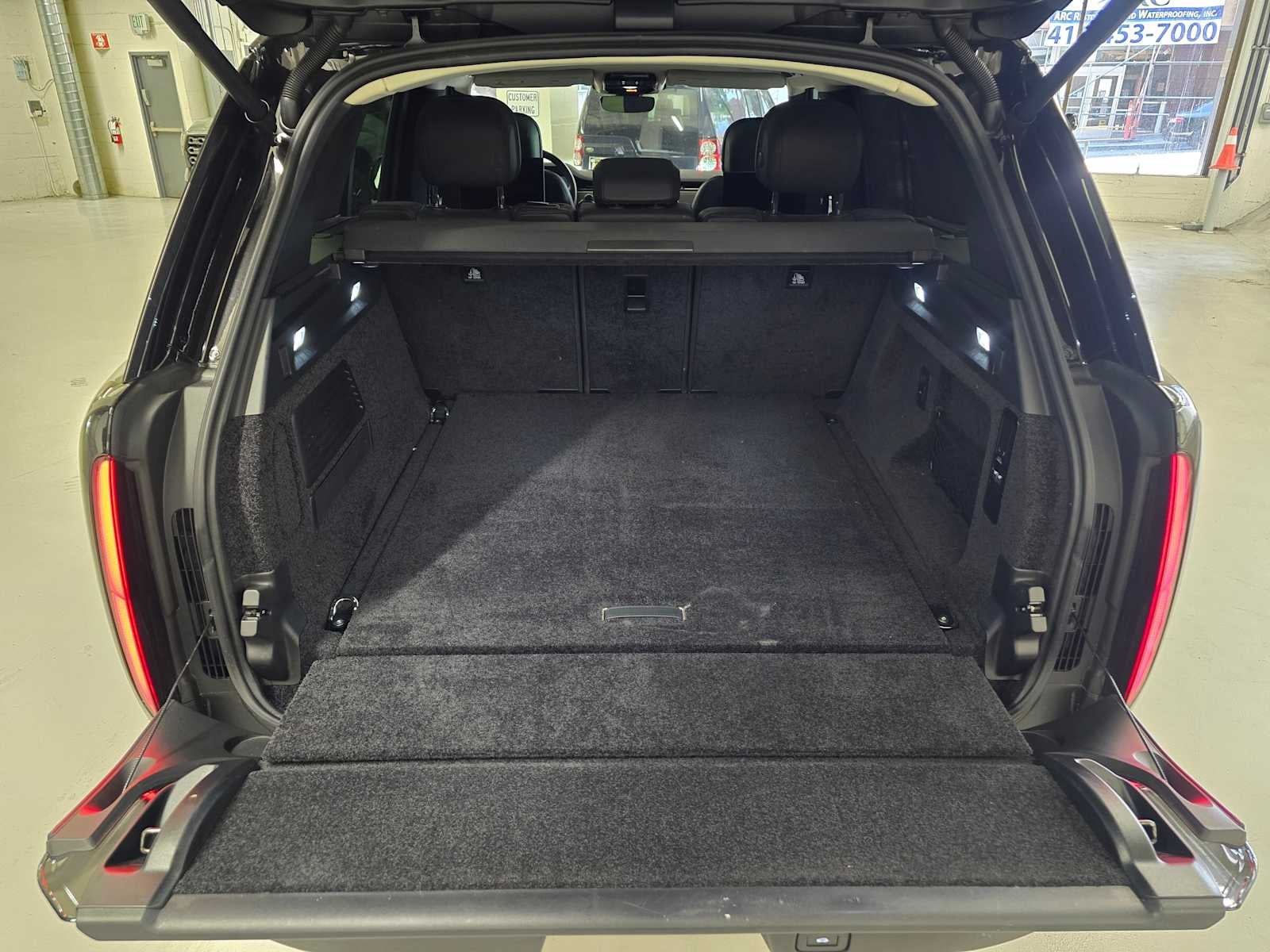 2025 Land Rover Range Rover SE