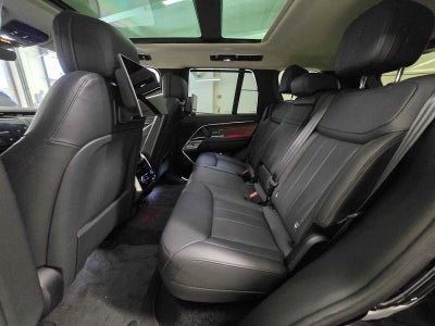 2025 Land Rover Range Rover SE