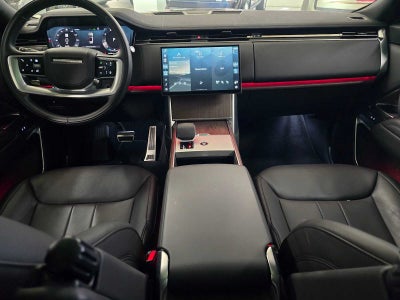 2025 Land Rover Range Rover SE